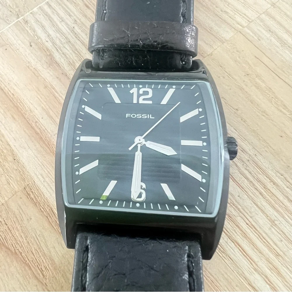 Fossil men’s rectangular black dial black leather dress watch NEW BATTERY